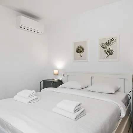 Sunny Penthouse In By Costarentals - Ref 212